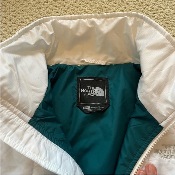 The North Face Quilted Fill Zip Puffer Jacket/Coat - Picture 8 of 9